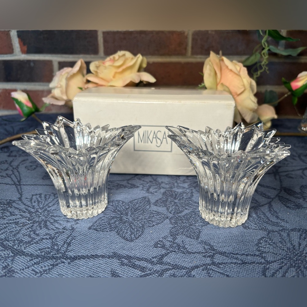 Mikasa lead crystal. Be a beautiful addition to a home. 3” tall and 4” wide